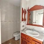 En Primera Linea De Playa Con Solarium, Gran Terraza Acristalada Y 2 Piscinas